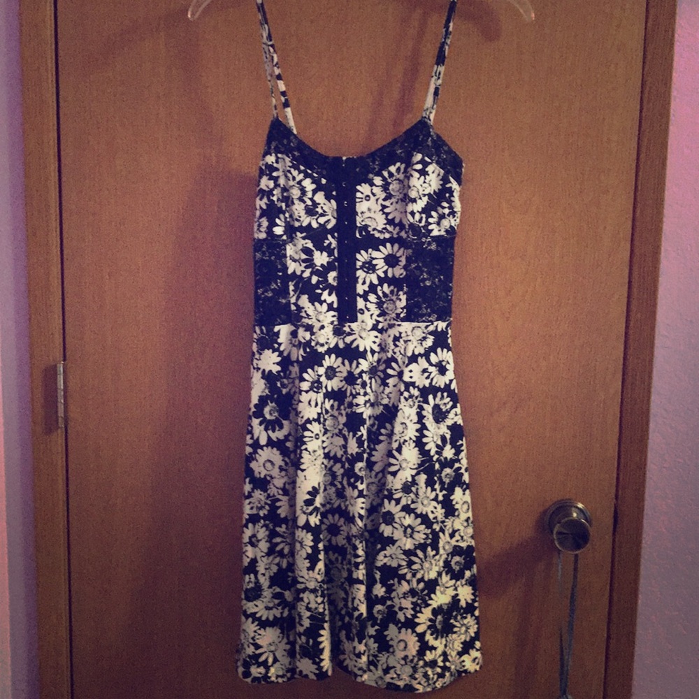 Bethany Mota black and white dress